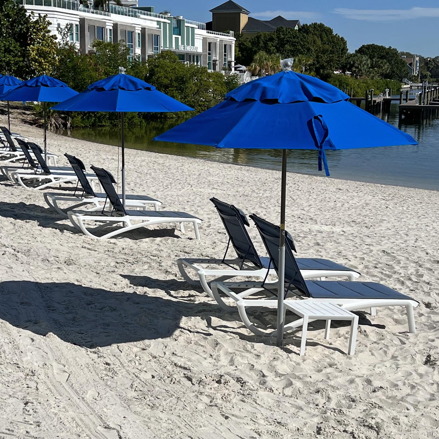 Windmaster 7.5' Round Umbrella